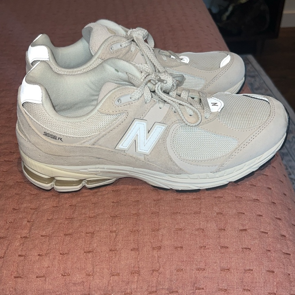 Women’s New Balance 2002r Sneakers